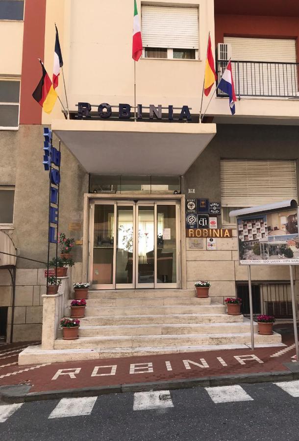 Hotel Robinia Imperia Bagian luar foto