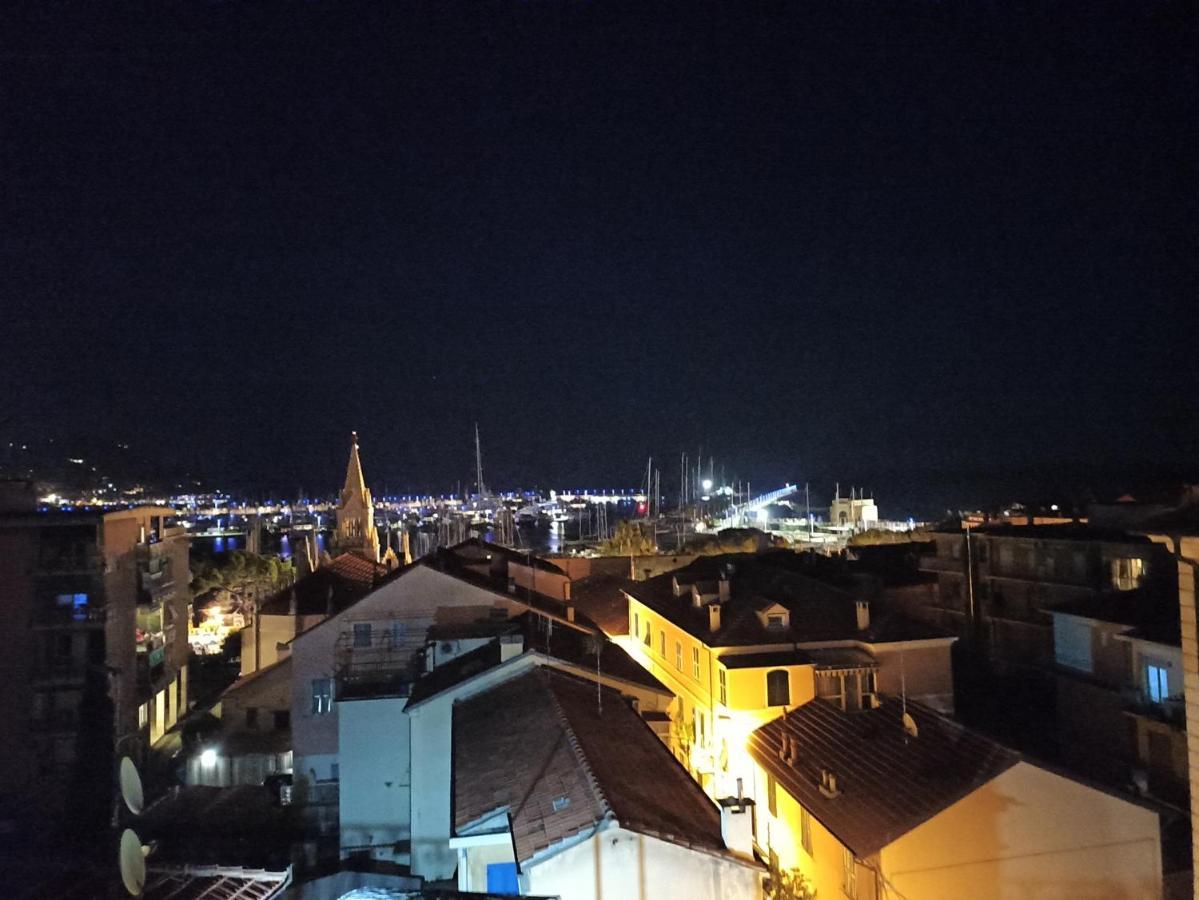 Hotel Robinia Imperia Bagian luar foto
