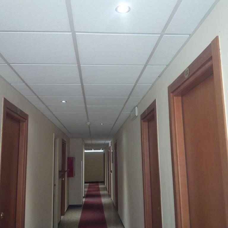 Hotel Robinia Imperia Bagian luar foto